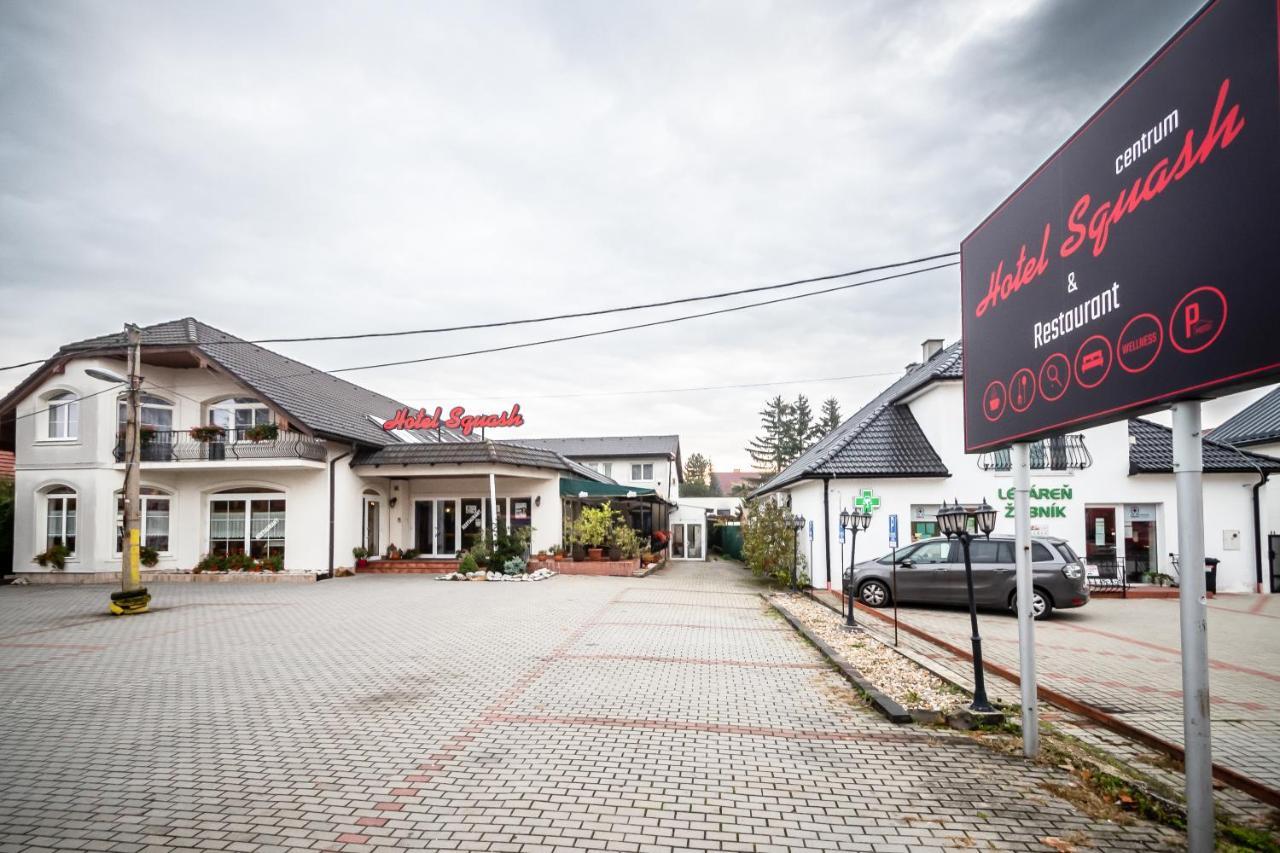 Hotel Squash Centrum Прьевидза Экстерьер фото