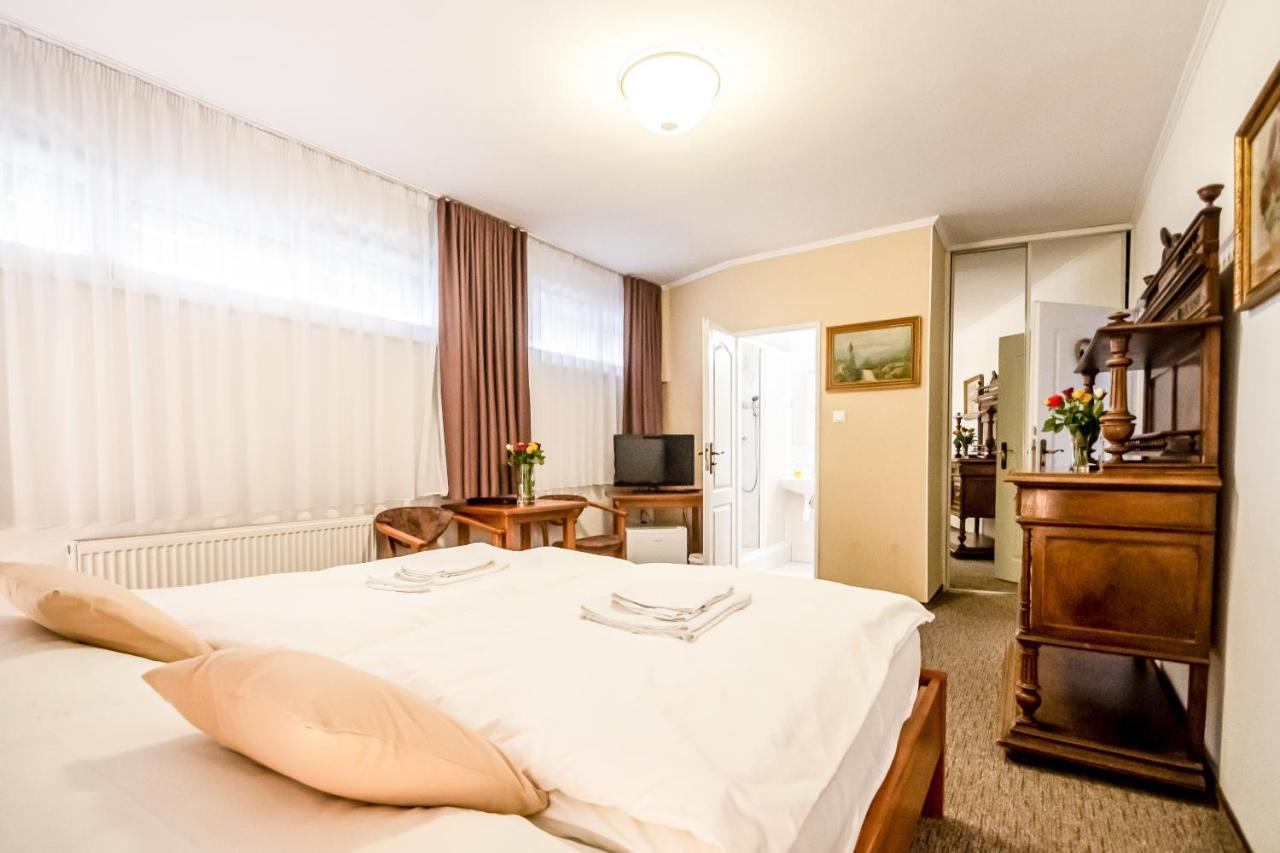 Hotel Squash Centrum Прьевидза Экстерьер фото