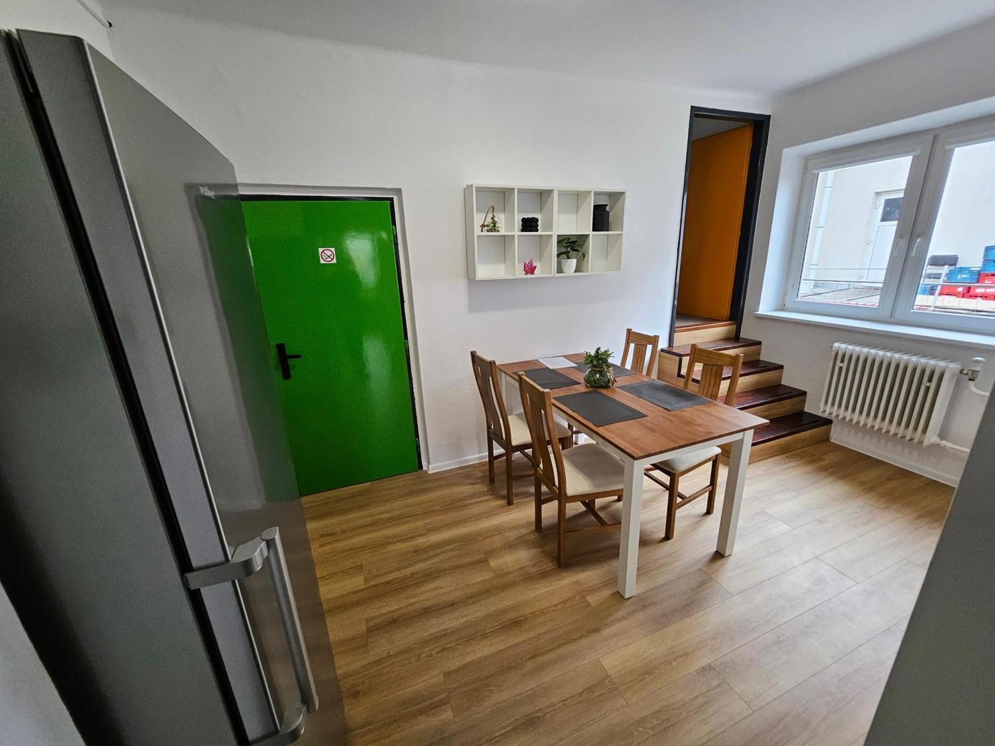 Hotel Squash Centrum Прьевидза Номер фото