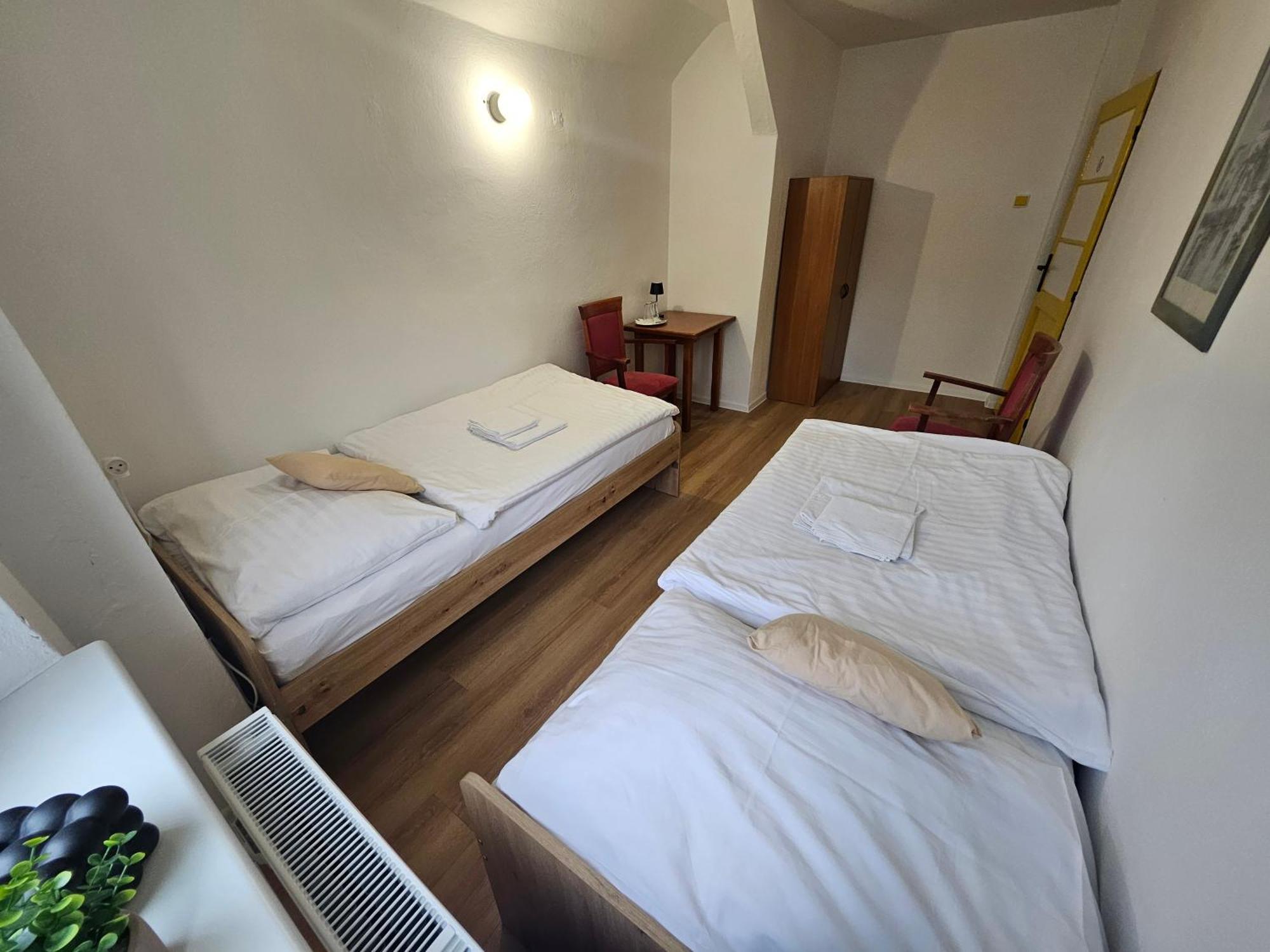 Hotel Squash Centrum Прьевидза Номер фото