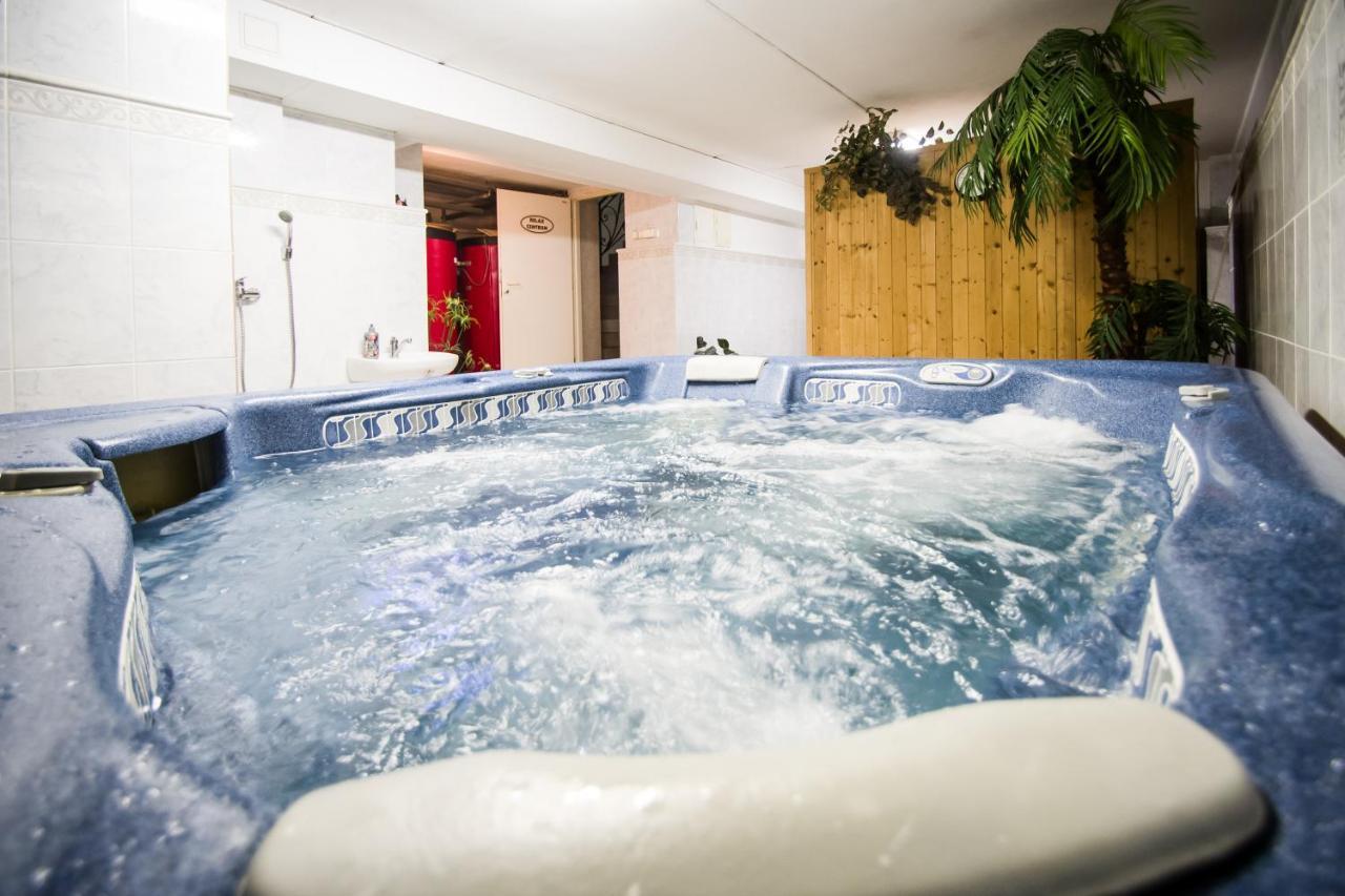 Hotel Squash Centrum Прьевидза Экстерьер фото